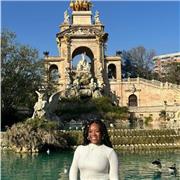 Profesora de inglés imparte clases a niños desde los 5 años, jóvenes y adultos de todas las edades